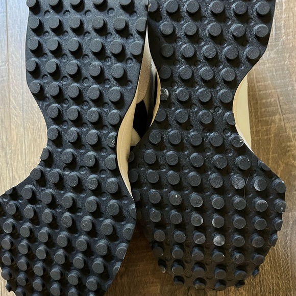 New Balance Cream and Black Sneakers - Picture 3 of 4